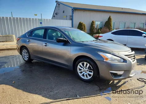 2015 Nissan Altima 2.5 из США, поврежденный, VIN 1N4AL3AP8FN375404